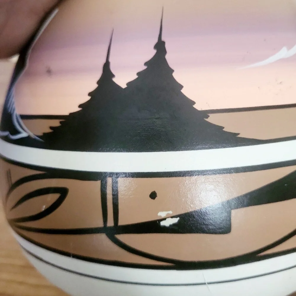 Vintage Navajo Mesa Desert Pottery Vase - Picture 5 of 9